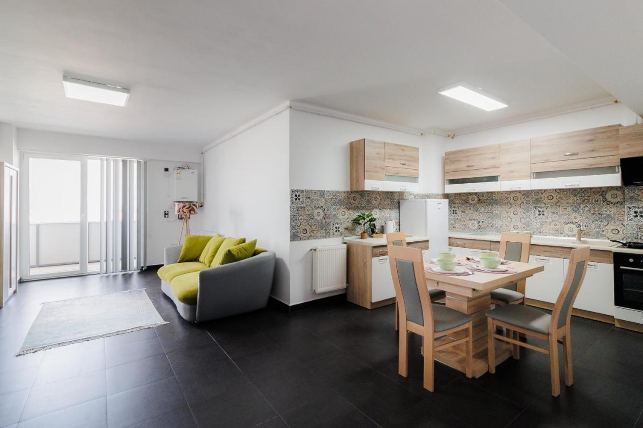 Plaza Apartment Сату Маре Екстериор снимка